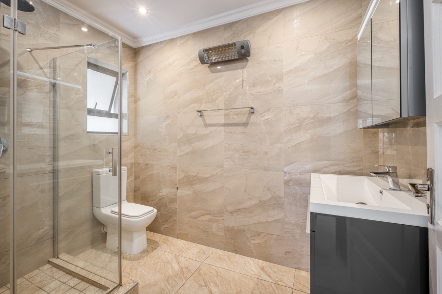 6 Bedroom Property for Sale in Helderfontein Estate Gauteng