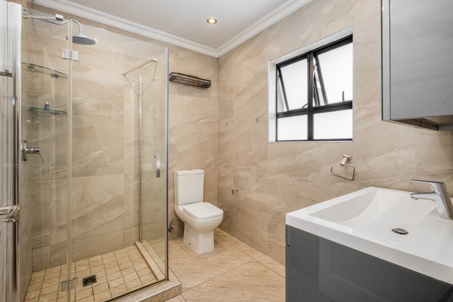 6 Bedroom Property for Sale in Helderfontein Estate Gauteng