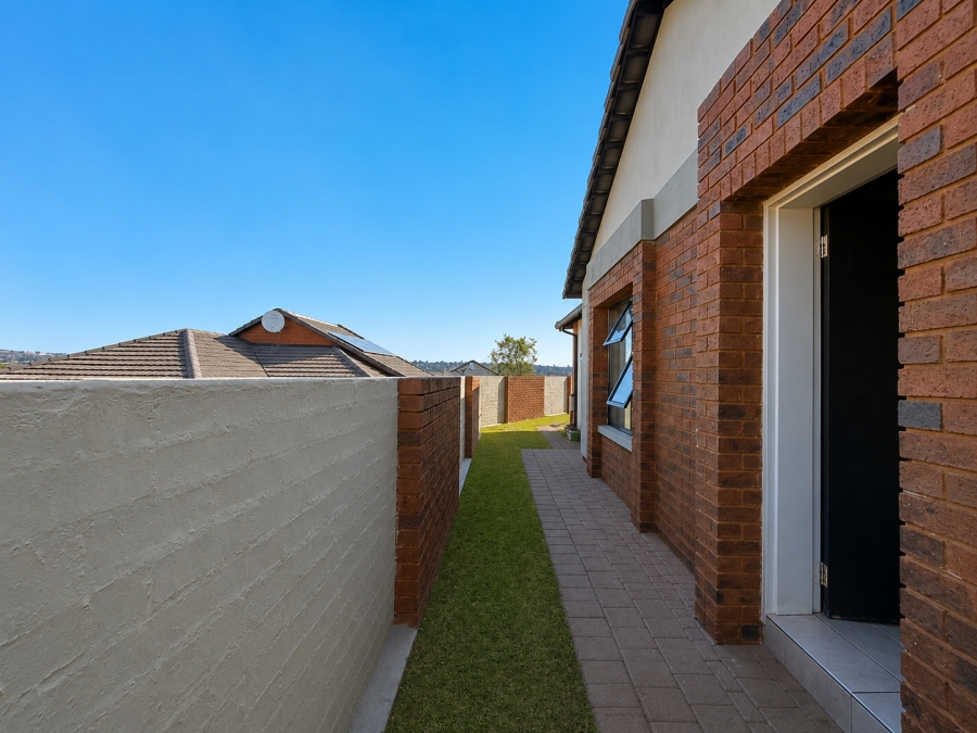 3 Bedroom Property for Sale in Rooihuiskraal North Gauteng