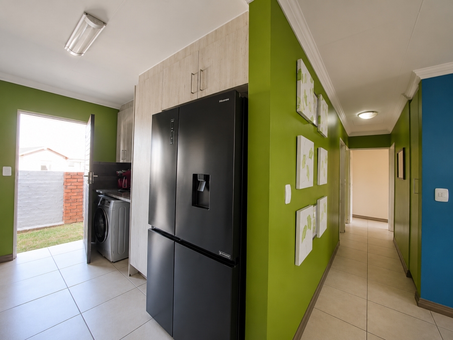 3 Bedroom Property for Sale in Rooihuiskraal North Gauteng