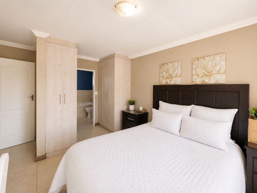 3 Bedroom Property for Sale in Rooihuiskraal North Gauteng