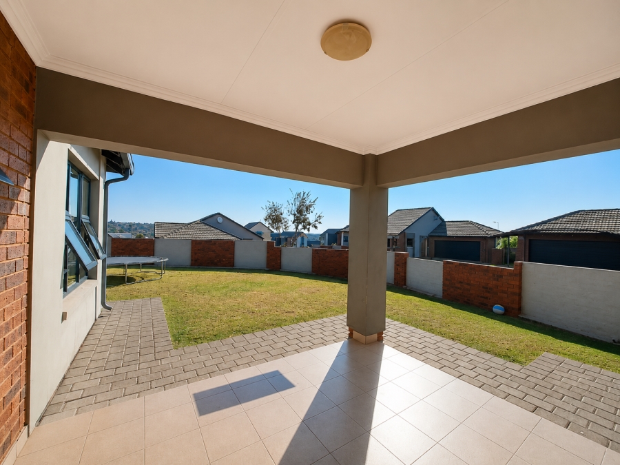 3 Bedroom Property for Sale in Rooihuiskraal North Gauteng