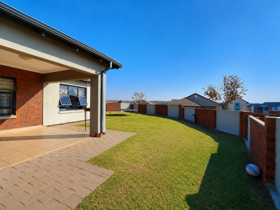 3 Bedroom Property for Sale in Rooihuiskraal North Gauteng