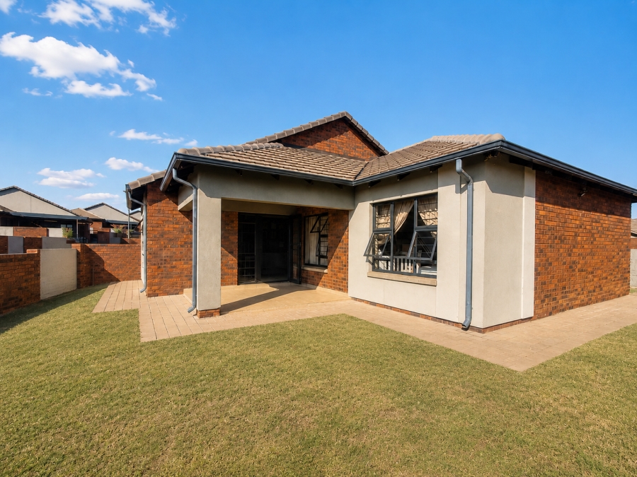 3 Bedroom Property for Sale in Rooihuiskraal North Gauteng