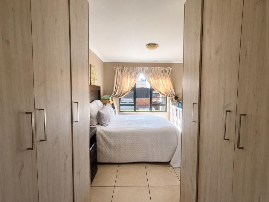 3 Bedroom Property for Sale in Rooihuiskraal North Gauteng