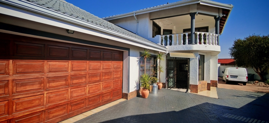 4 Bedroom Property for Sale in Brackendowns Gauteng