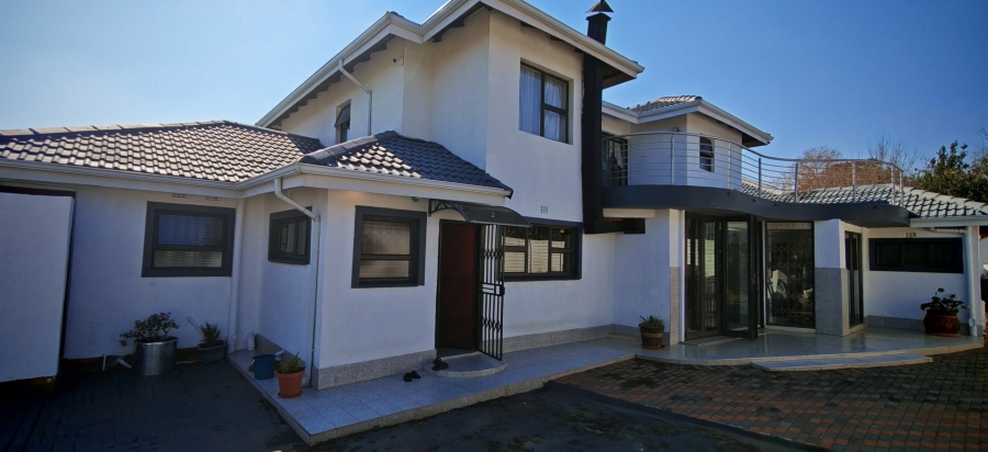 4 Bedroom Property for Sale in Brackendowns Gauteng