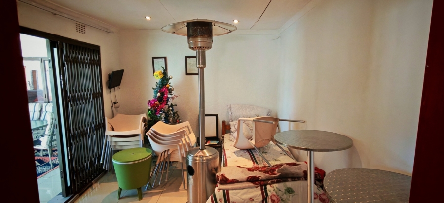 4 Bedroom Property for Sale in Brackendowns Gauteng