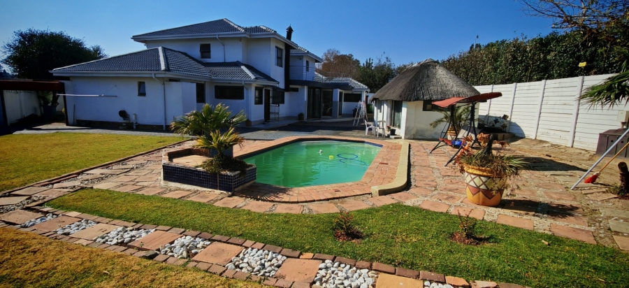 4 Bedroom Property for Sale in Brackendowns Gauteng