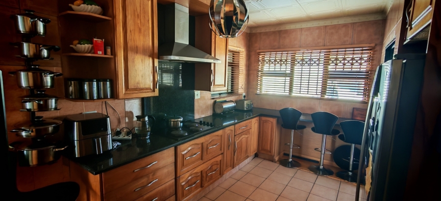 4 Bedroom Property for Sale in Brackendowns Gauteng
