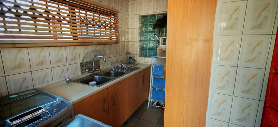 4 Bedroom Property for Sale in Brackendowns Gauteng