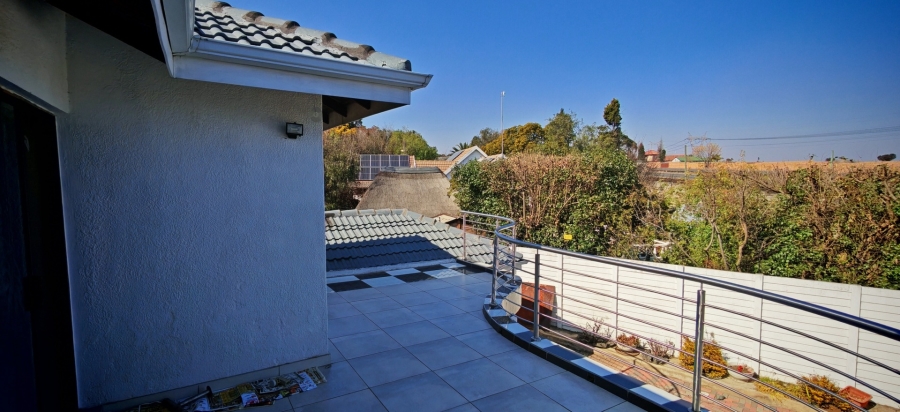 4 Bedroom Property for Sale in Brackendowns Gauteng