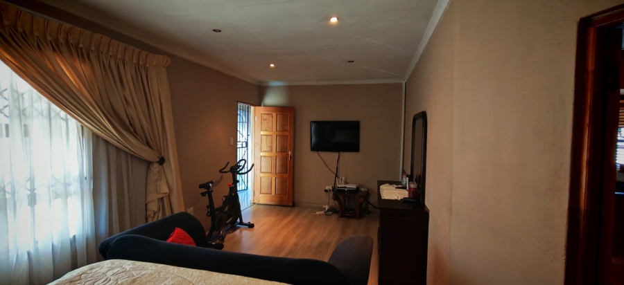 4 Bedroom Property for Sale in Brackendowns Gauteng