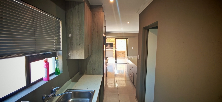 3 Bedroom Property for Sale in Brackenhurst Gauteng