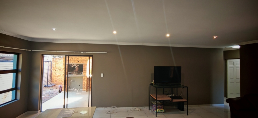 3 Bedroom Property for Sale in Brackenhurst Gauteng
