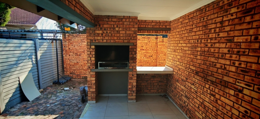 3 Bedroom Property for Sale in Brackenhurst Gauteng