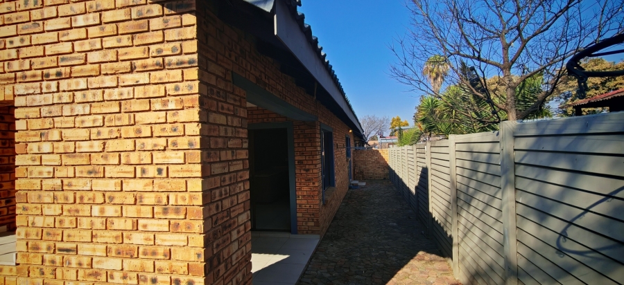 3 Bedroom Property for Sale in Brackenhurst Gauteng