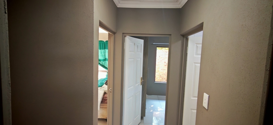 3 Bedroom Property for Sale in Brackenhurst Gauteng