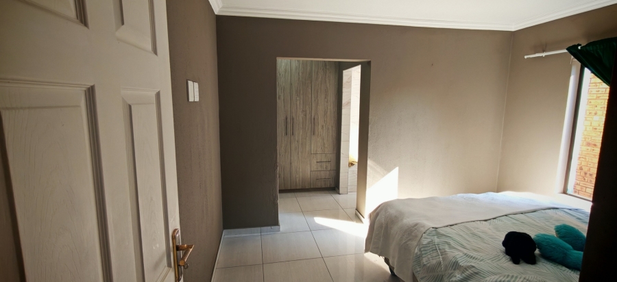 3 Bedroom Property for Sale in Brackenhurst Gauteng