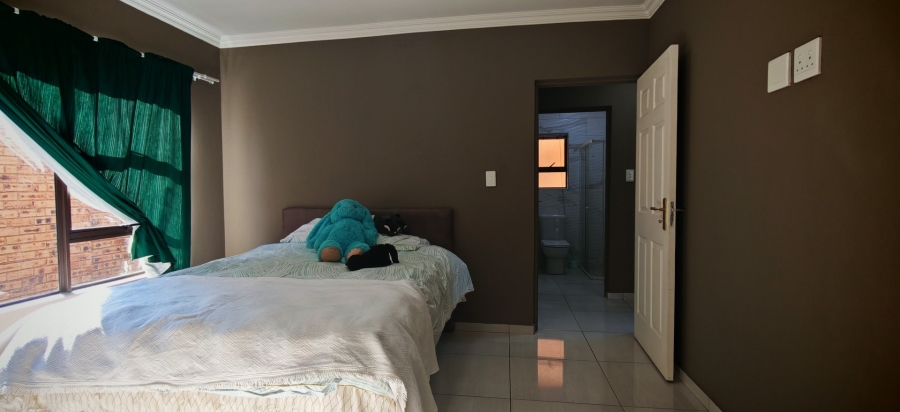 3 Bedroom Property for Sale in Brackenhurst Gauteng