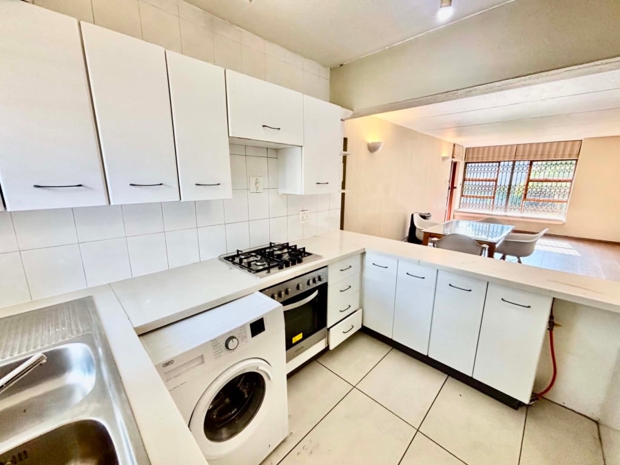 To Let 2 Bedroom Property for Rent in Morningside Gauteng
