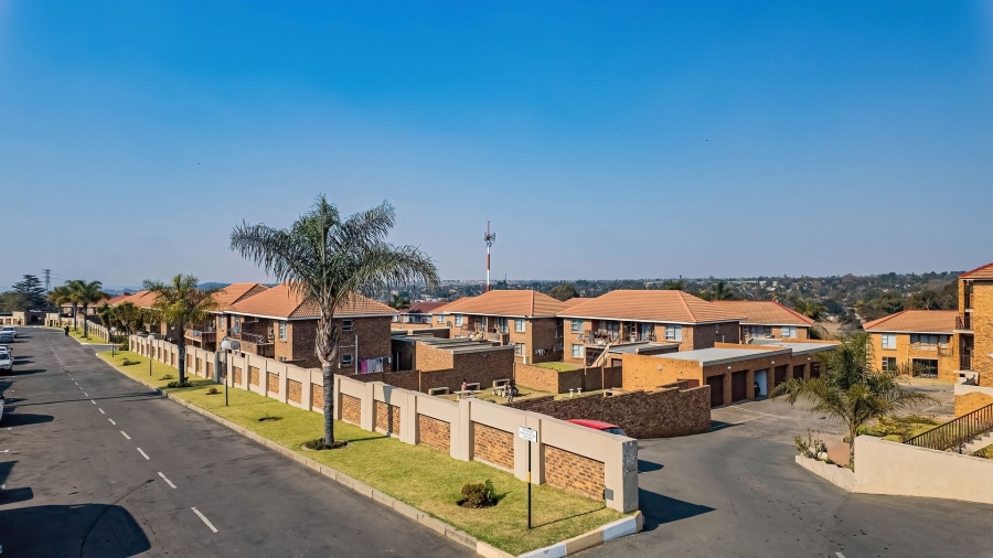 2 Bedroom Property for Sale in Birchleigh Gauteng