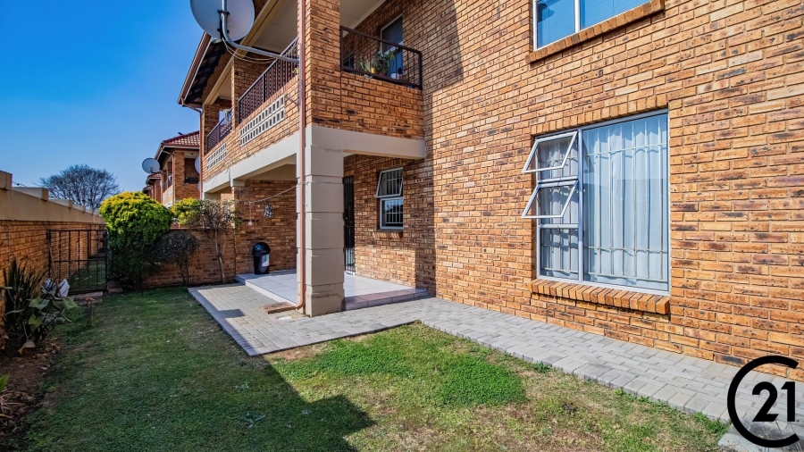 2 Bedroom Property for Sale in Birchleigh Gauteng