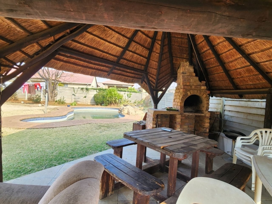 3 Bedroom Property for Sale in Groeneweide Gauteng