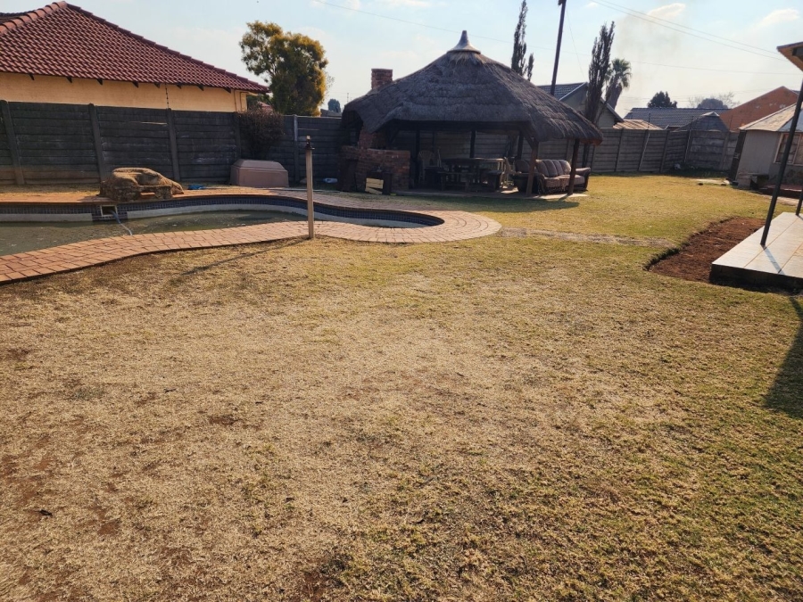 3 Bedroom Property for Sale in Groeneweide Gauteng