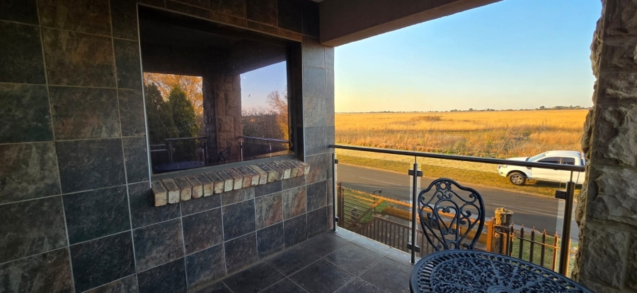 5 Bedroom Property for Sale in Golf Park Gauteng