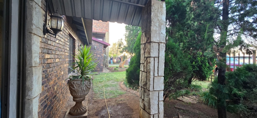 5 Bedroom Property for Sale in Golf Park Gauteng