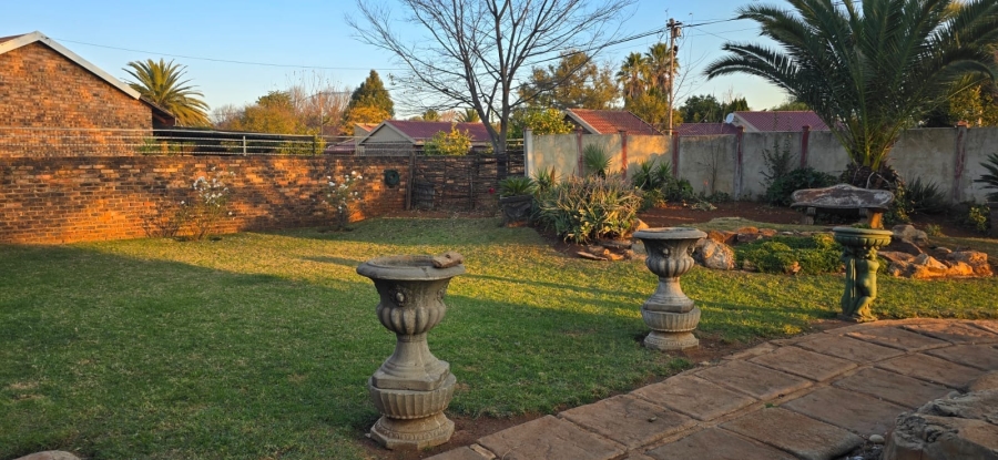 5 Bedroom Property for Sale in Golf Park Gauteng