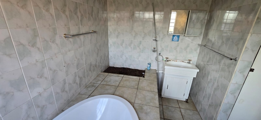 5 Bedroom Property for Sale in Golf Park Gauteng