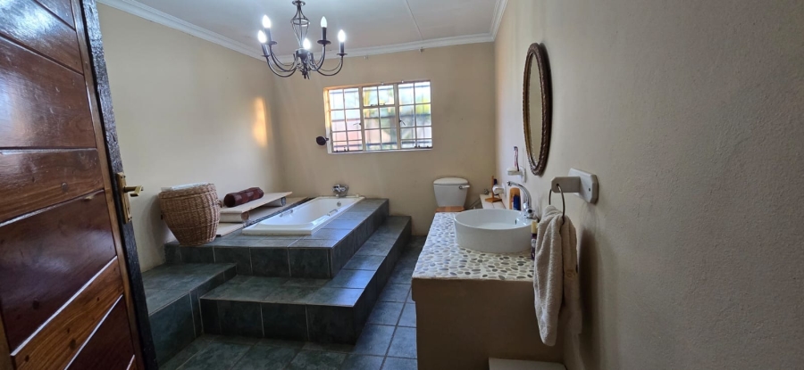 5 Bedroom Property for Sale in Golf Park Gauteng