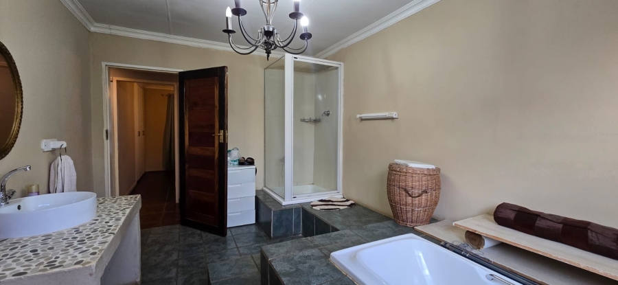 5 Bedroom Property for Sale in Golf Park Gauteng