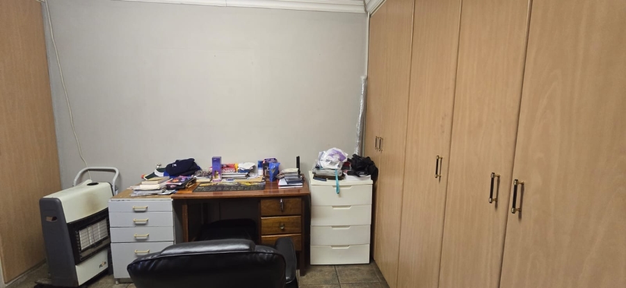 5 Bedroom Property for Sale in Golf Park Gauteng