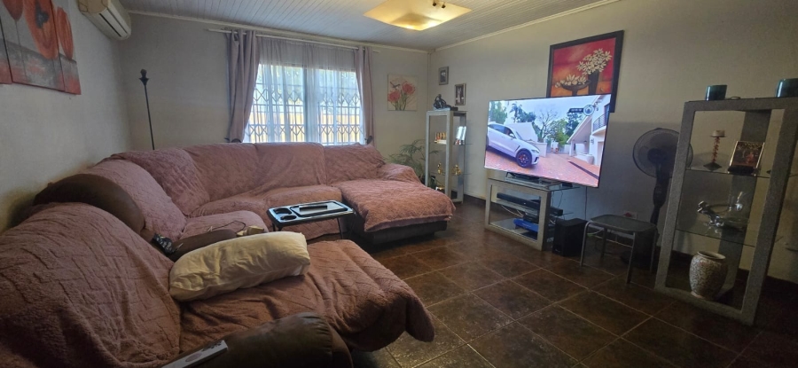 5 Bedroom Property for Sale in Golf Park Gauteng