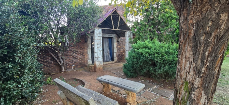 5 Bedroom Property for Sale in Golf Park Gauteng
