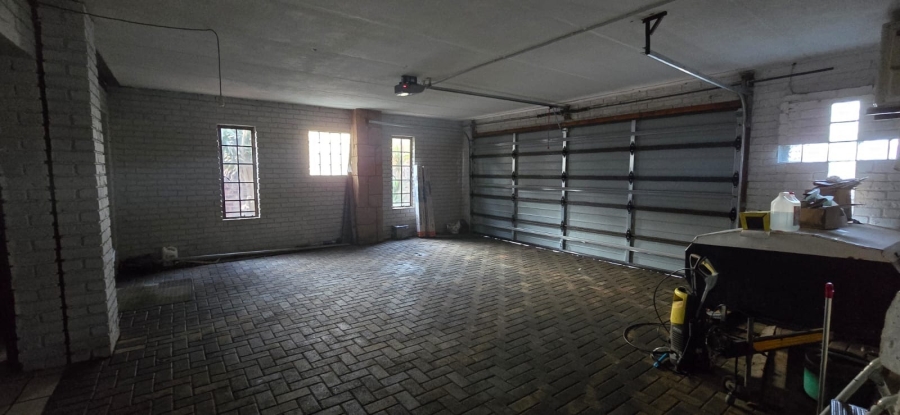 5 Bedroom Property for Sale in Golf Park Gauteng