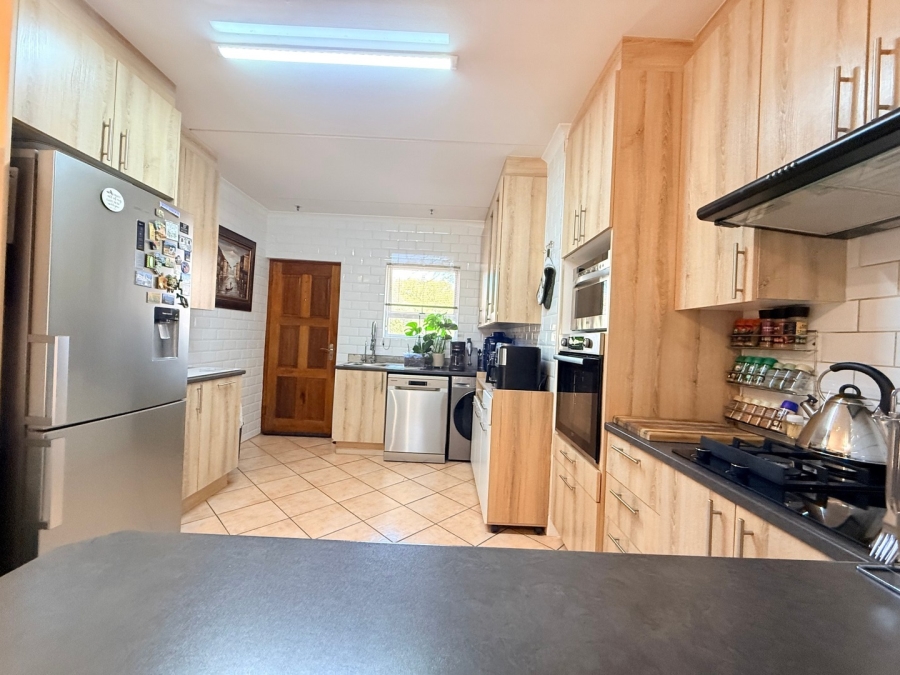 2 Bedroom Property for Sale in Bryanston East Gauteng