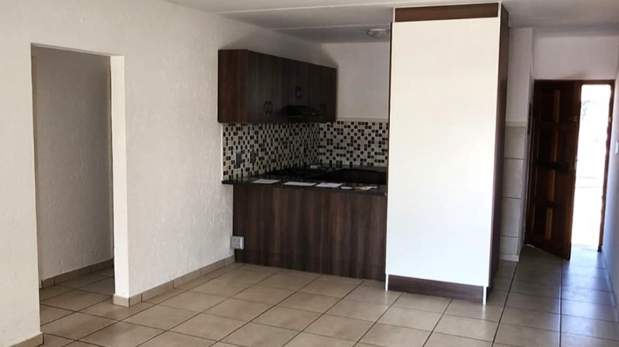 2 Bedroom Property for Sale in Mulbarton Gauteng