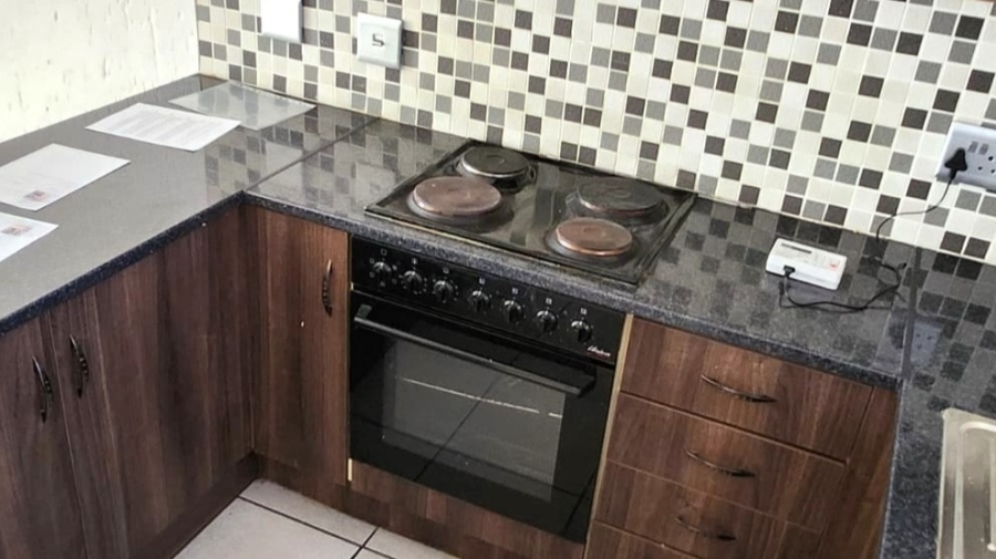 2 Bedroom Property for Sale in Mulbarton Gauteng