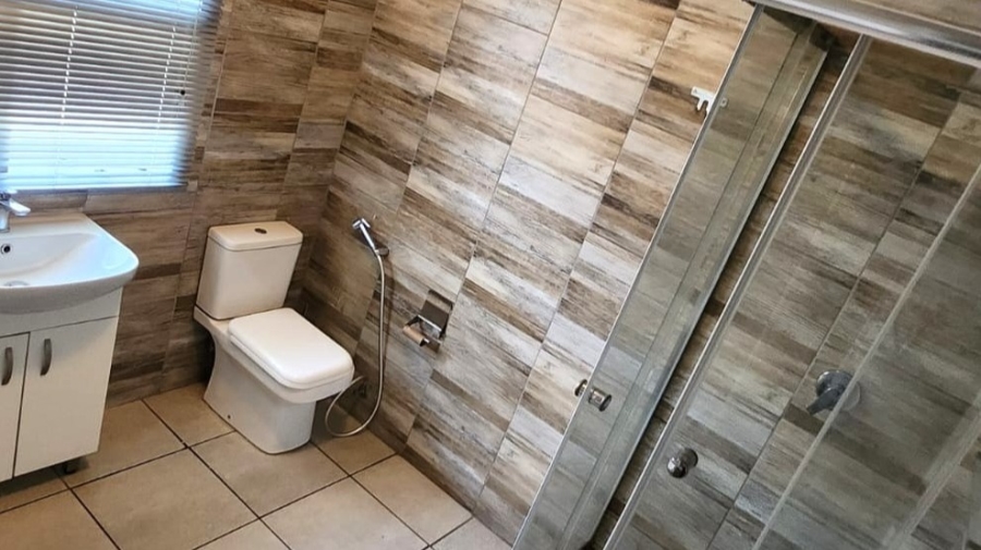 2 Bedroom Property for Sale in Mulbarton Gauteng