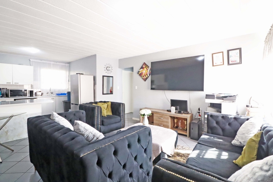 2 Bedroom Property for Sale in Vorna Valley Gauteng
