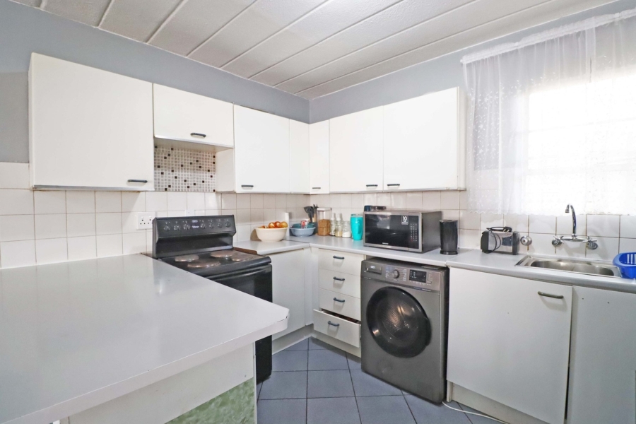 2 Bedroom Property for Sale in Vorna Valley Gauteng