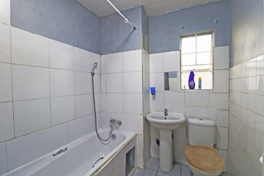 2 Bedroom Property for Sale in Vorna Valley Gauteng