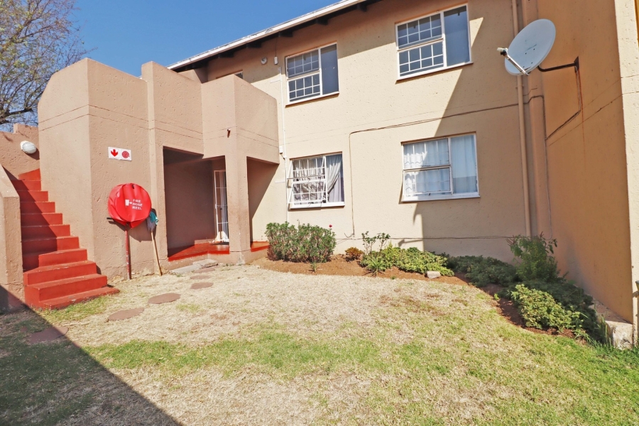 2 Bedroom Property for Sale in Vorna Valley Gauteng