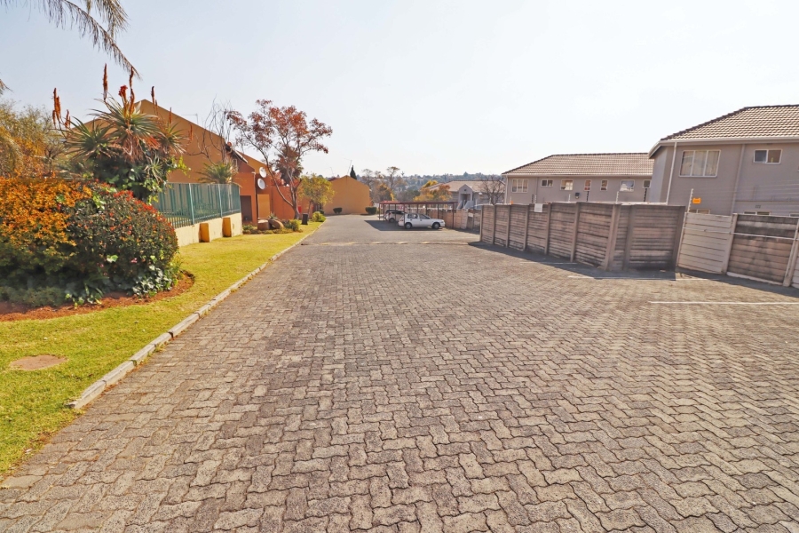 2 Bedroom Property for Sale in Vorna Valley Gauteng