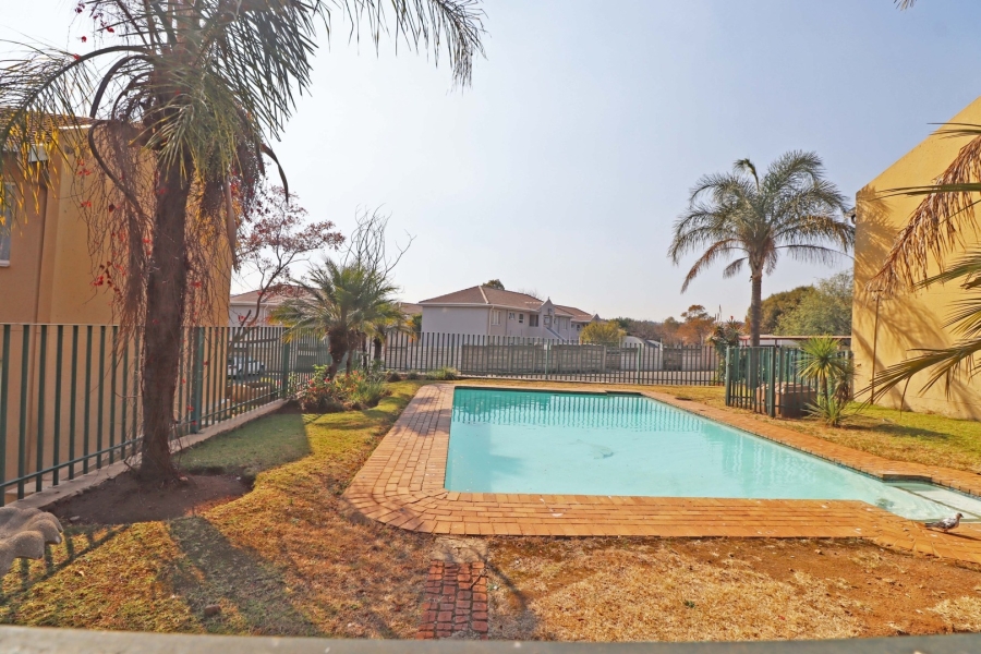 2 Bedroom Property for Sale in Vorna Valley Gauteng