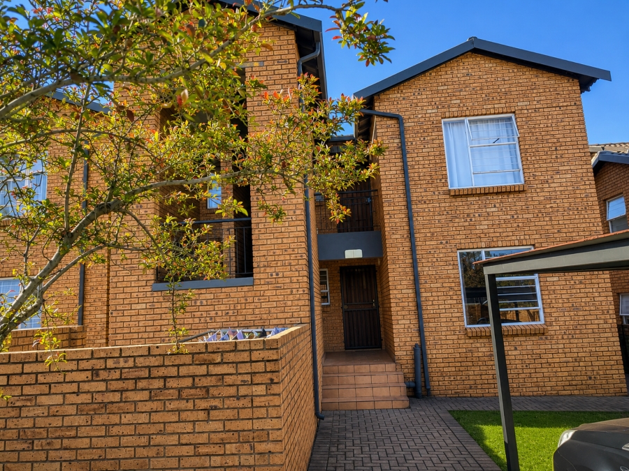2 Bedroom Property for Sale in Honeypark Gauteng